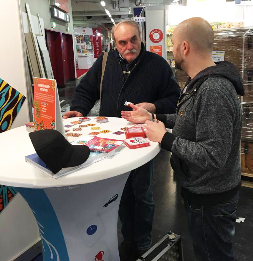 Discusion sur le stand Cocktail Games à Nuremberg 2017