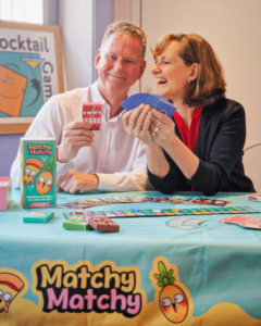 Craig et Léonie Browne, les auteurs du jeu MATCHY MATCHY